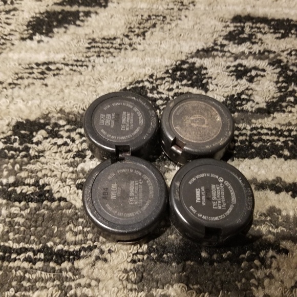 Mac Cosmetics Eyeshadows - Picture 2 of 3